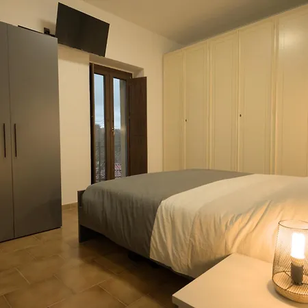 Con Mario E Almerina Pensión 3*